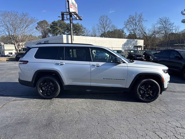 2025 Silver Zynith Jeep Grand Cherokee L Limited RWD SUV