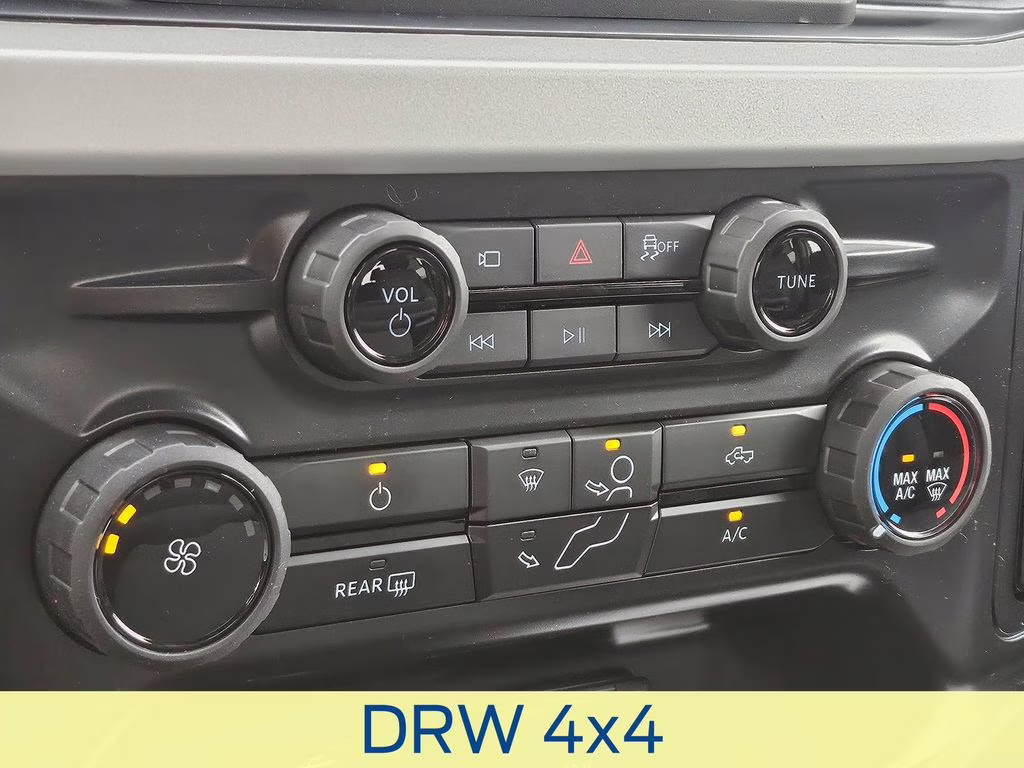 2026 Oxford White Ford Super Duty F-450 DRW XLT 4X4 Truck