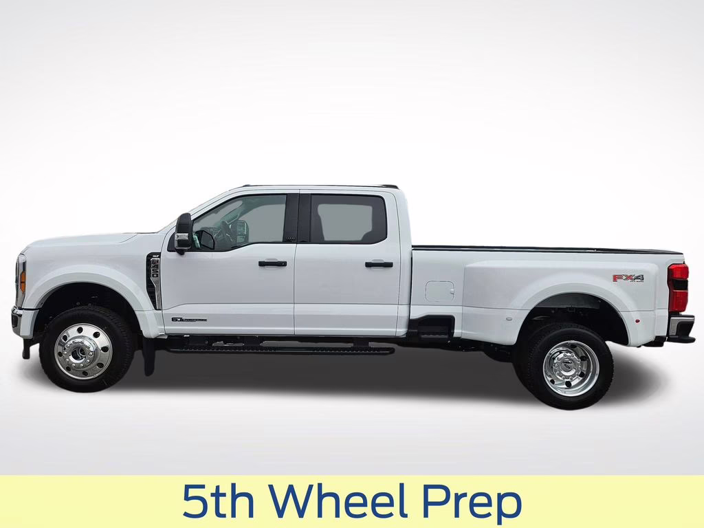 2026 Oxford White Ford Super Duty F-450 DRW XLT 4X4 Truck