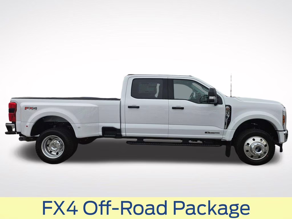 2026 Oxford White Ford Super Duty F-450 DRW XLT 4X4 Truck