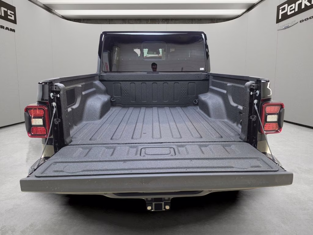 2026 Black Clearcoat Jeep Gladiator Mojave 4X4 Truck