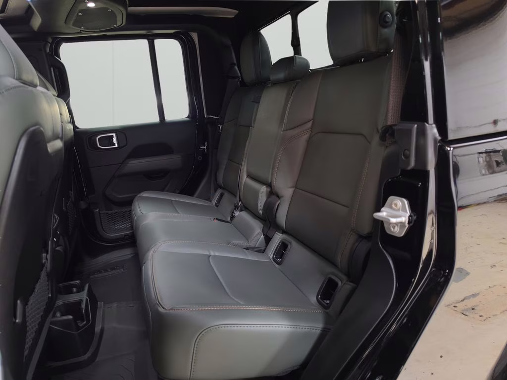 2026 Black Clearcoat Jeep Gladiator Mojave 4X4 Truck