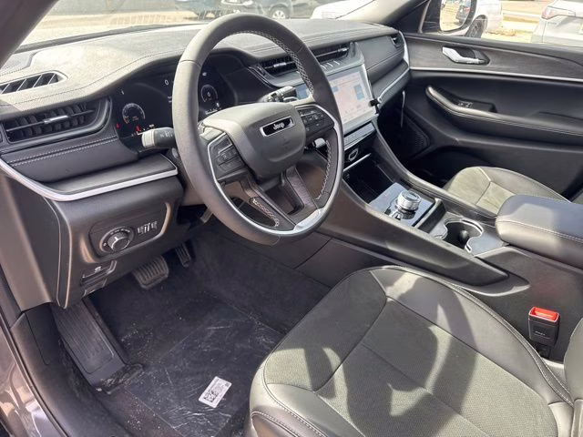 2026 Gray Metallic Jeep Grand Cherokee L Altitude 4X4 SUV