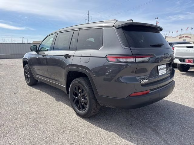 2026 Gray Metallic Jeep Grand Cherokee L Altitude 4X4 SUV