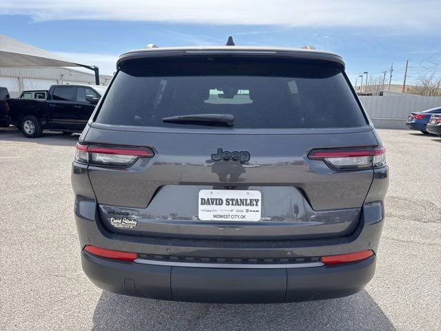 2026 Gray Metallic Jeep Grand Cherokee L Altitude 4X4 SUV