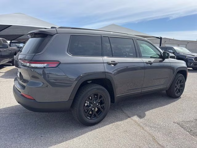 2026 Gray Metallic Jeep Grand Cherokee L Altitude 4X4 SUV