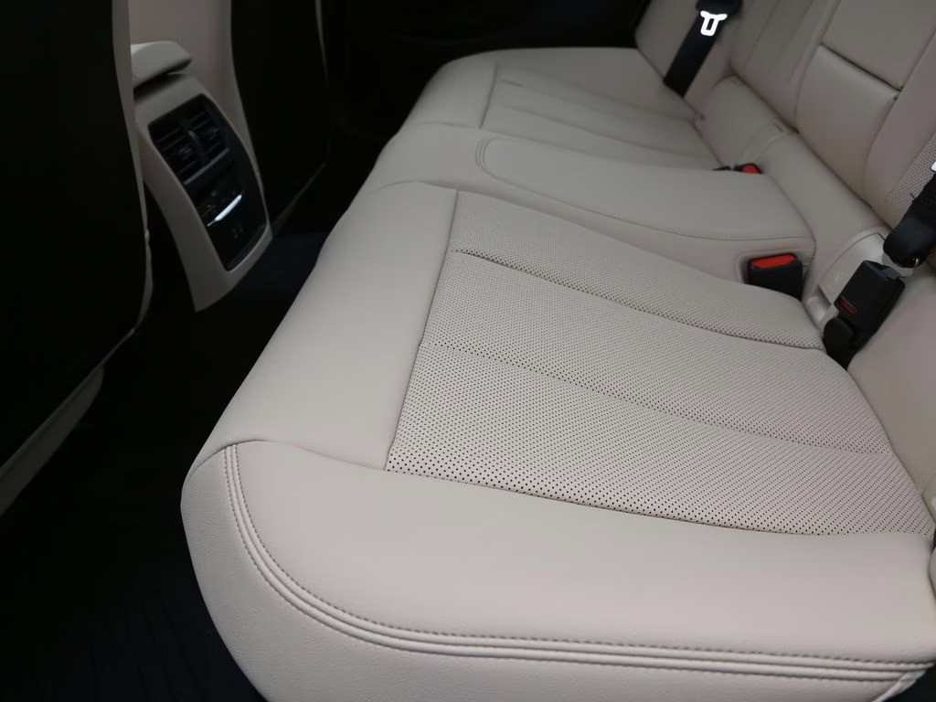 2026 Alpine White BMW 3 Series 330i RWD Sedan