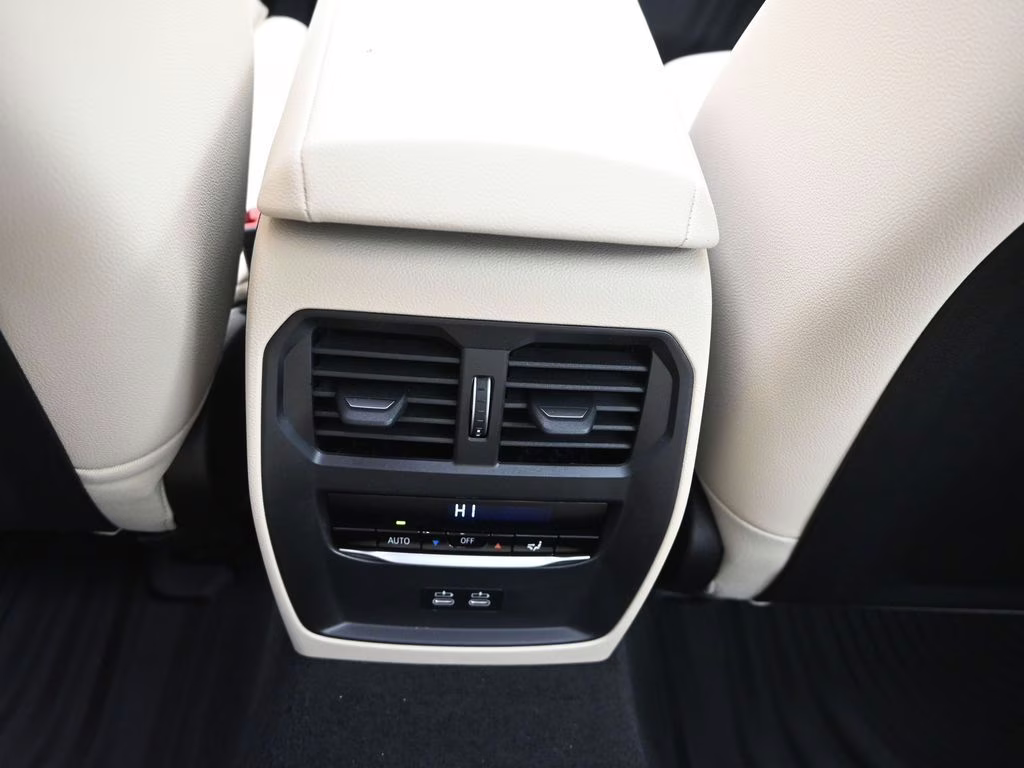 2026 Alpine White BMW 3 Series 330i RWD Sedan