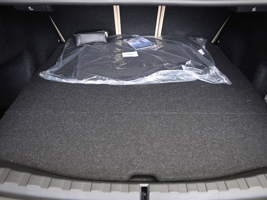 2026 Alpine White BMW 3 Series 330i RWD Sedan