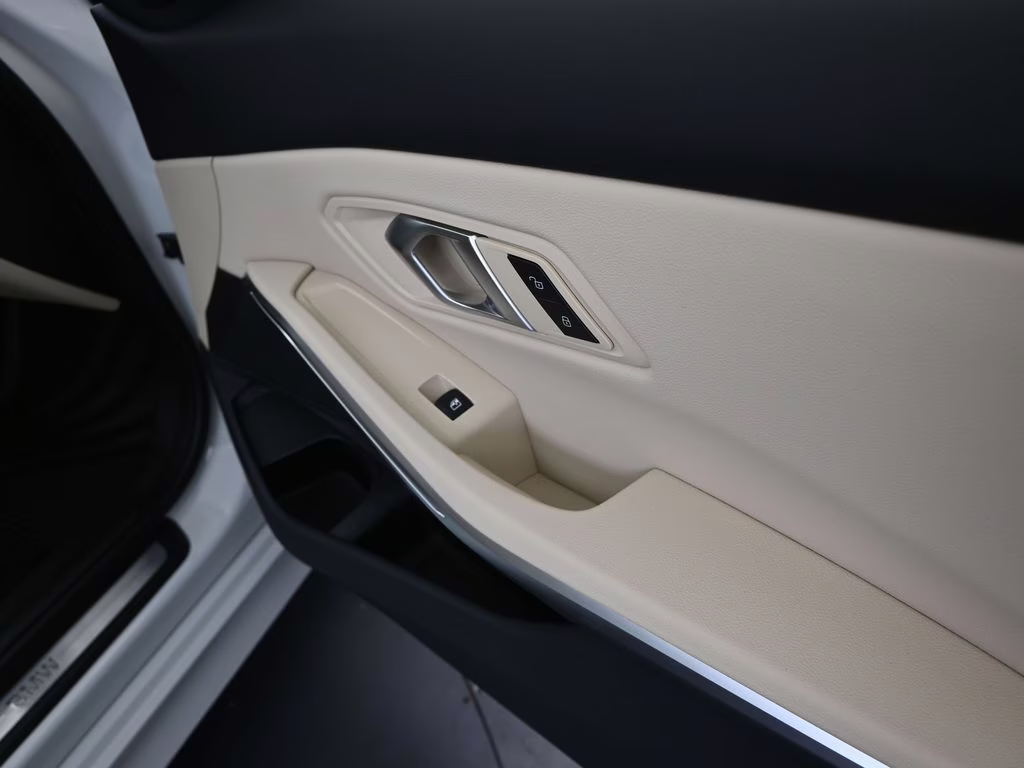 2026 Alpine White BMW 3 Series 330i RWD Sedan