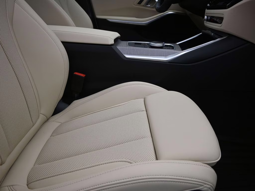 2026 Alpine White BMW 3 Series 330i RWD Sedan