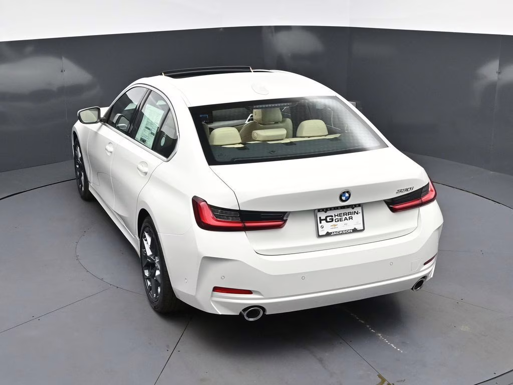 2026 Alpine White BMW 3 Series 330i RWD Sedan
