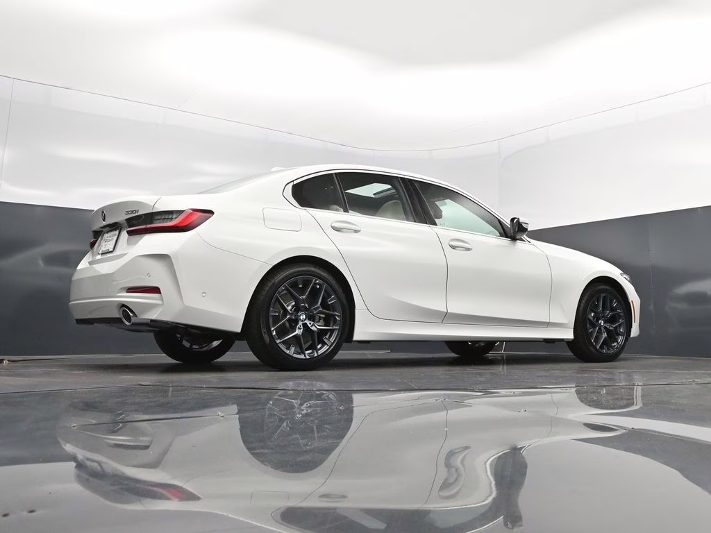 2026 Alpine White BMW 3 Series 330i RWD Sedan