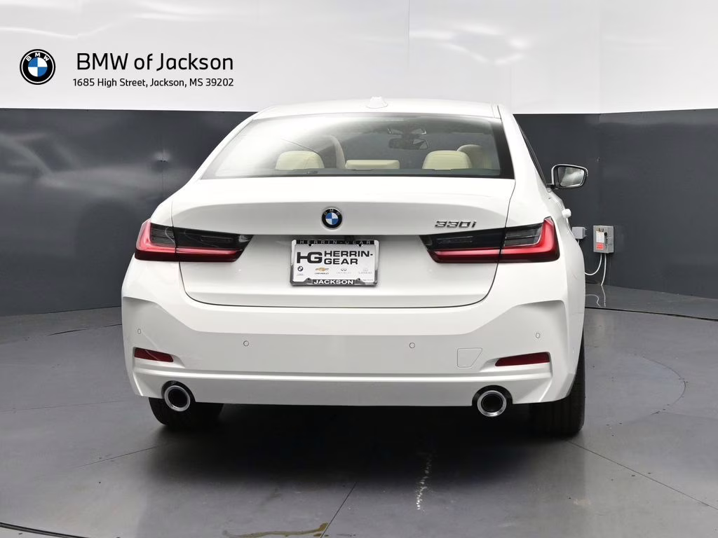 2026 Alpine White BMW 3 Series 330i RWD Sedan