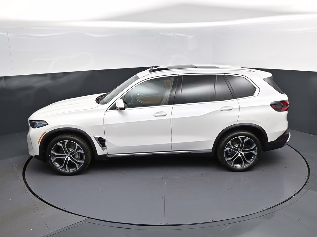 2026 Mineral White Metallic BMW X5 sDrive40i RWD SUV