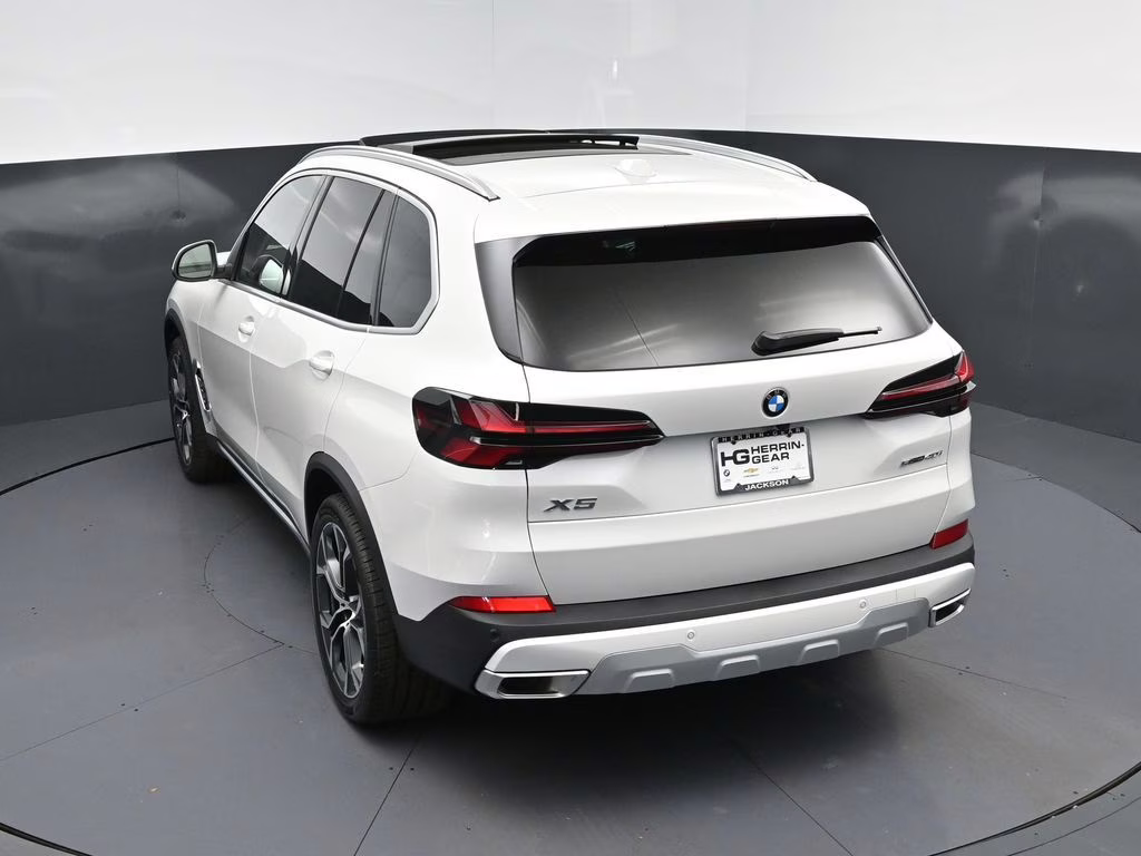 2026 Mineral White Metallic BMW X5 sDrive40i RWD SUV
