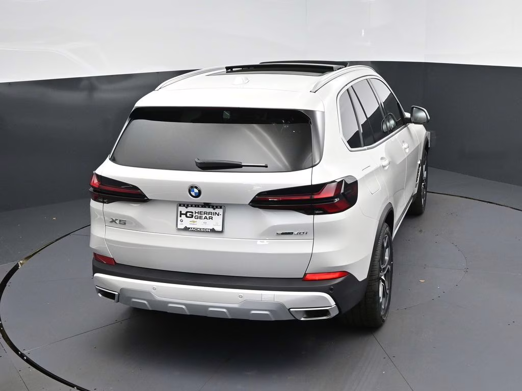 2026 Mineral White Metallic BMW X5 sDrive40i RWD SUV