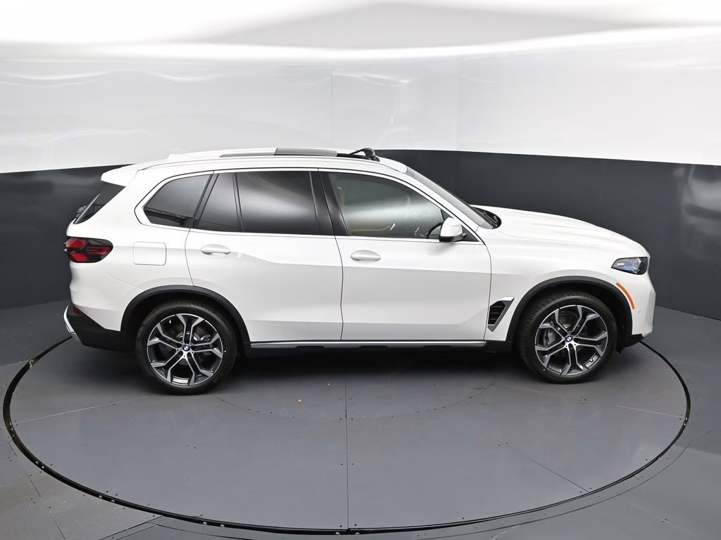 2026 Mineral White Metallic BMW X5 sDrive40i RWD SUV