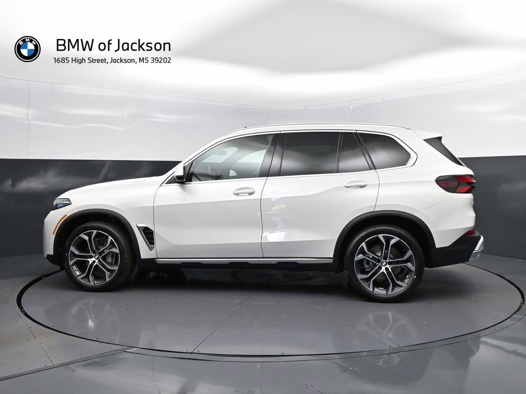 2026 Mineral White Metallic BMW X5 sDrive40i RWD SUV