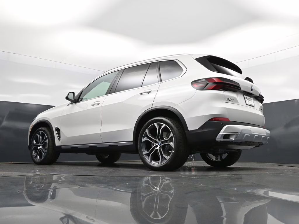 2026 Mineral White Metallic BMW X5 sDrive40i RWD SUV