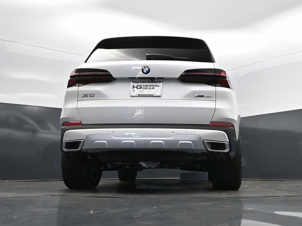 2026 Mineral White Metallic BMW X5 sDrive40i RWD SUV