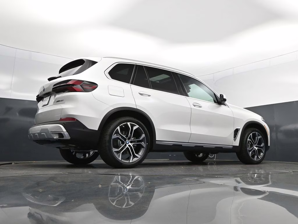2026 Mineral White Metallic BMW X5 sDrive40i RWD SUV
