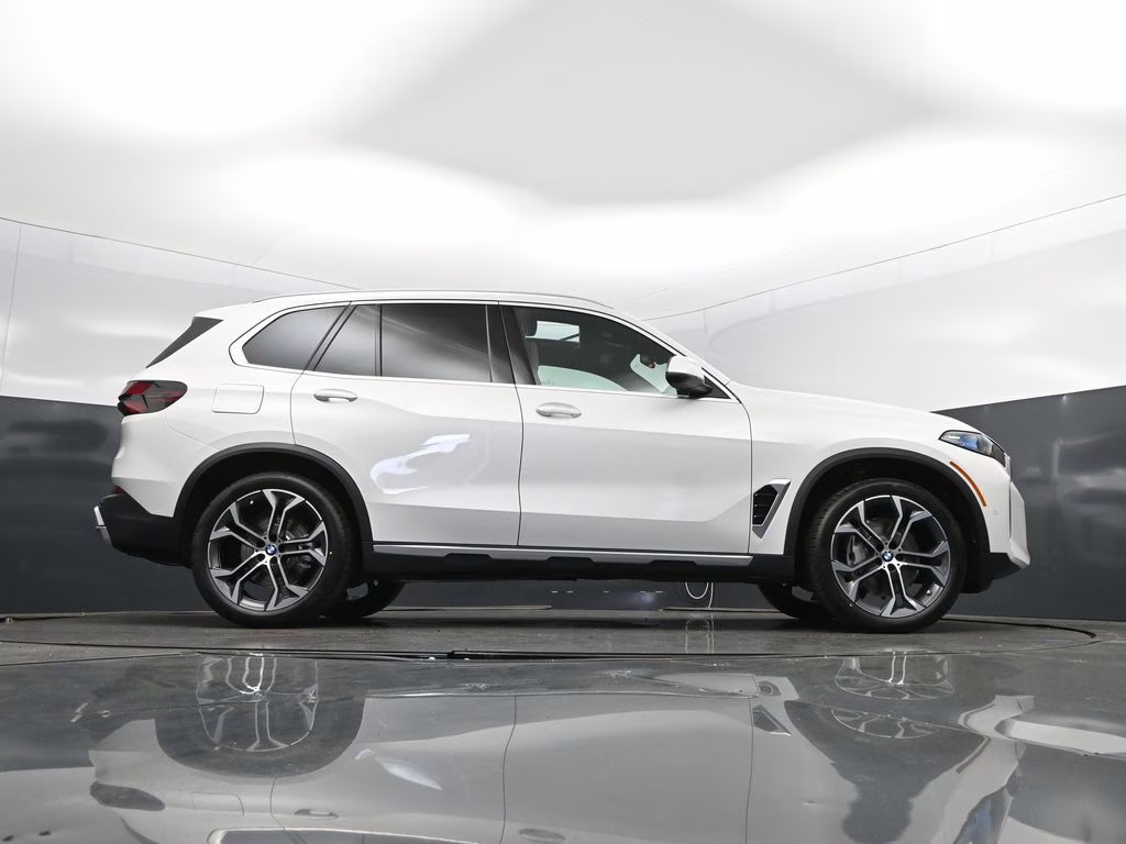 2026 Mineral White Metallic BMW X5 sDrive40i RWD SUV