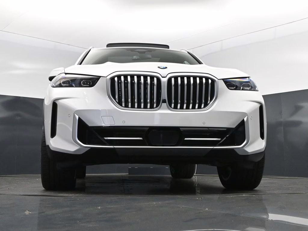 2026 Mineral White Metallic BMW X5 sDrive40i RWD SUV