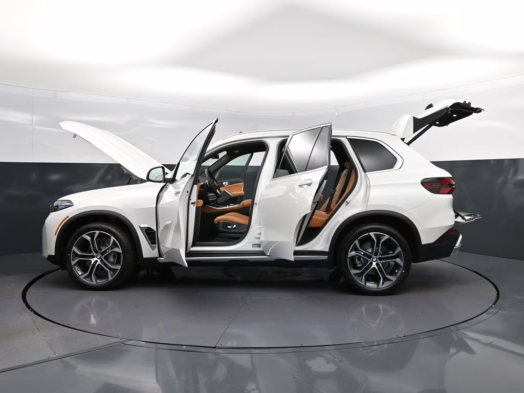 2026 Mineral White Metallic BMW X5 sDrive40i RWD SUV