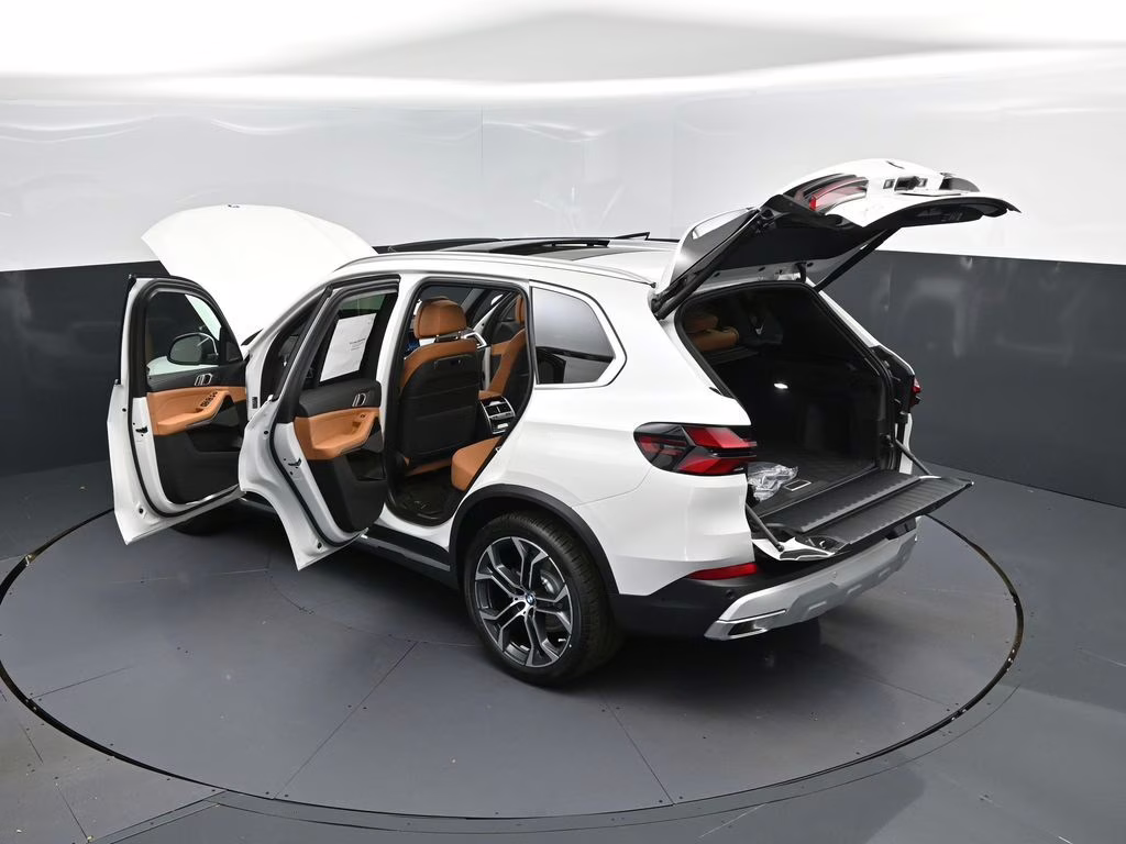 2026 Mineral White Metallic BMW X5 sDrive40i RWD SUV
