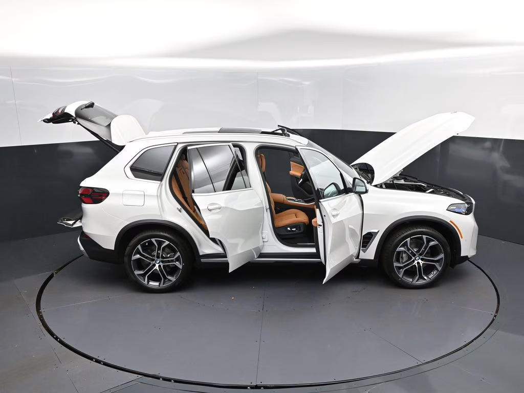 2026 Mineral White Metallic BMW X5 sDrive40i RWD SUV