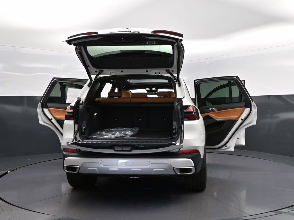 2026 Mineral White Metallic BMW X5 sDrive40i RWD SUV