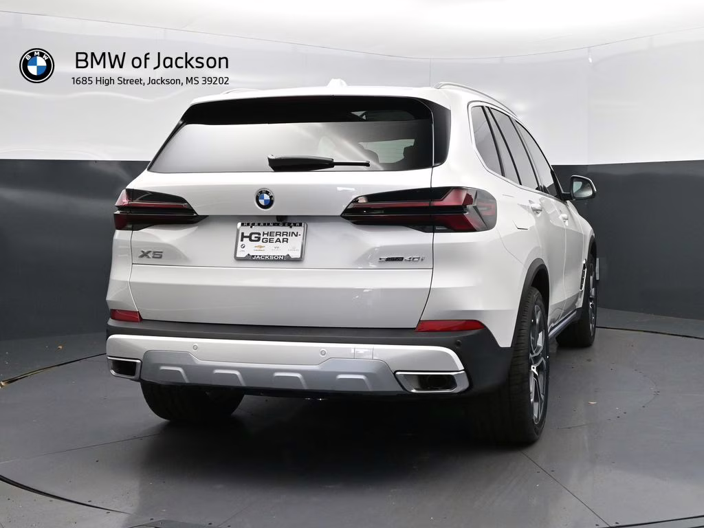 2026 Mineral White Metallic BMW X5 sDrive40i RWD SUV