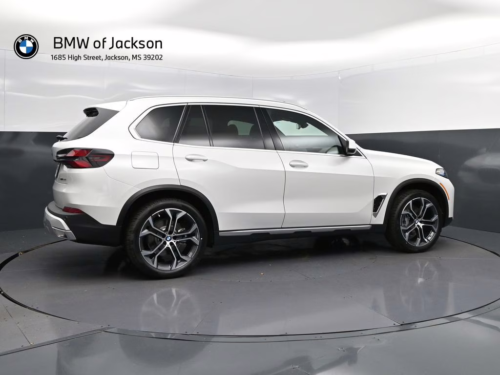 2026 Mineral White Metallic BMW X5 sDrive40i RWD SUV