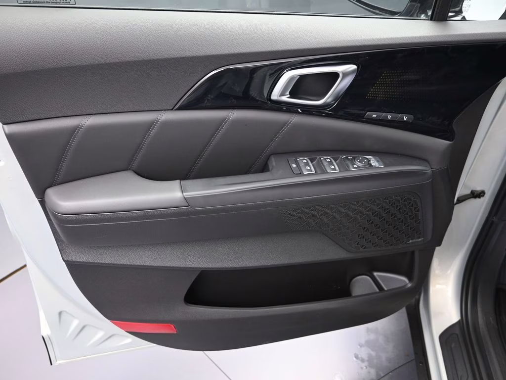 2026 Ivory Silver Kia Carnival Hybrid SX Prestige FWD Van