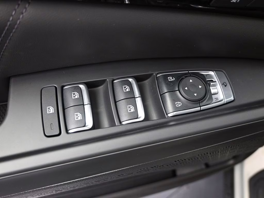 2026 Ivory Silver Kia Carnival Hybrid SX Prestige FWD Van