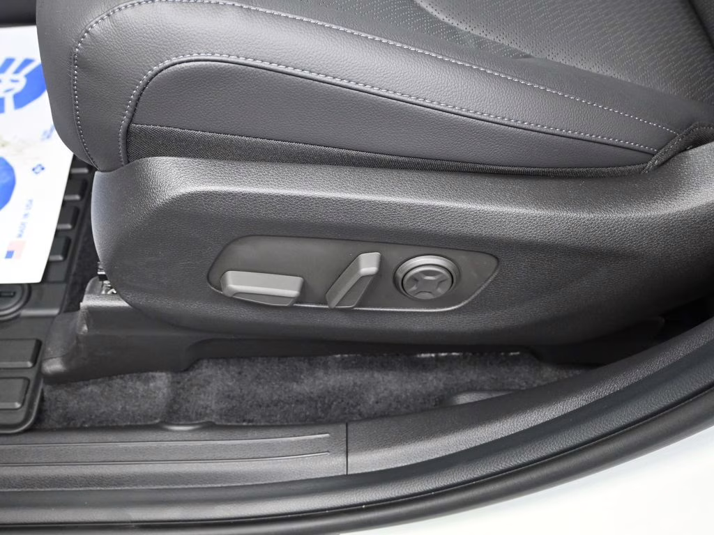 2026 Ivory Silver Kia Carnival Hybrid SX Prestige FWD Van