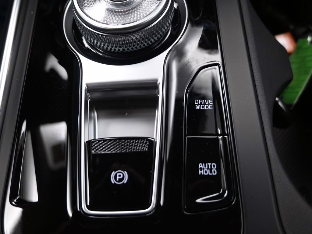 2026 Ivory Silver Kia Carnival Hybrid SX Prestige FWD Van