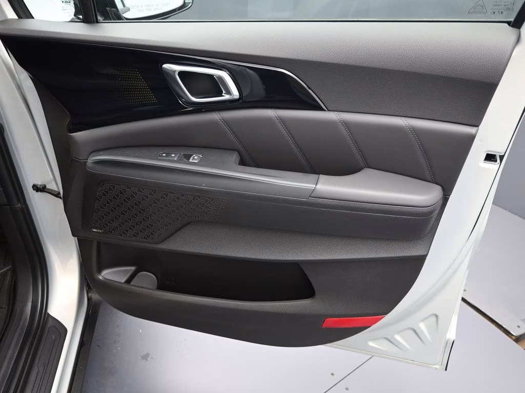 2026 Ivory Silver Kia Carnival Hybrid SX Prestige FWD Van