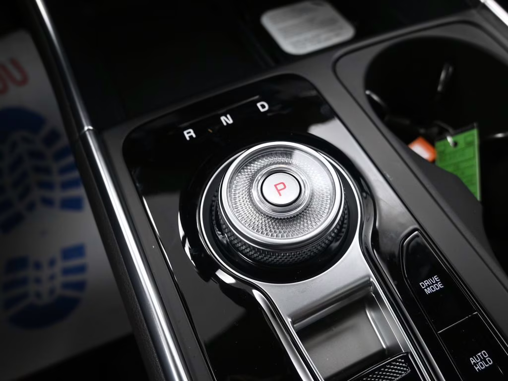 2026 Ivory Silver Kia Carnival Hybrid SX Prestige FWD Van