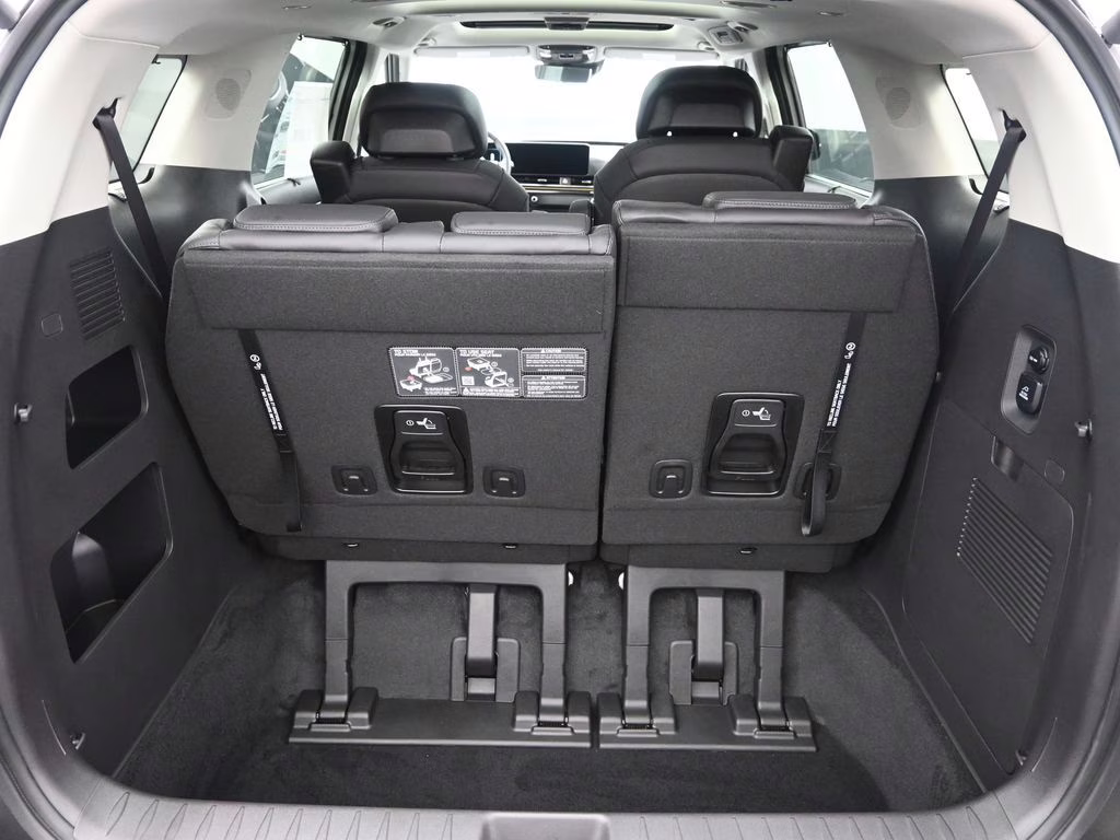 2026 Ivory Silver Kia Carnival Hybrid SX Prestige FWD Van