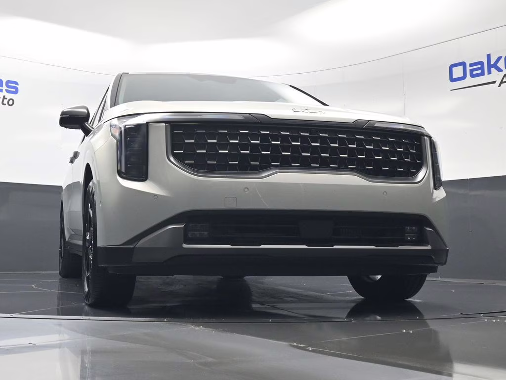 2026 Ivory Silver Kia Carnival Hybrid SX Prestige FWD Van