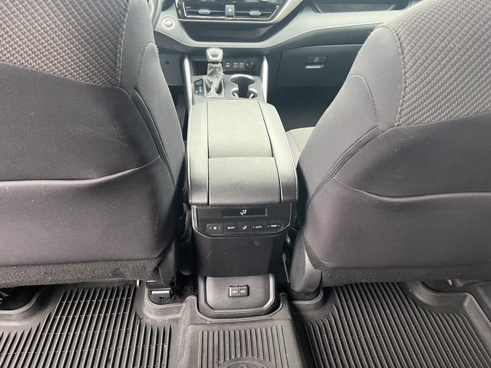 2024 Ruby Flare Pearl Toyota HIGHLANDER LE/X AWD Crossover