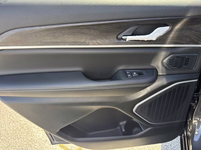 2026 Baltic Gray Metallic Clearcoat Jeep Grand Cherokee L Limited 4X4 SUV