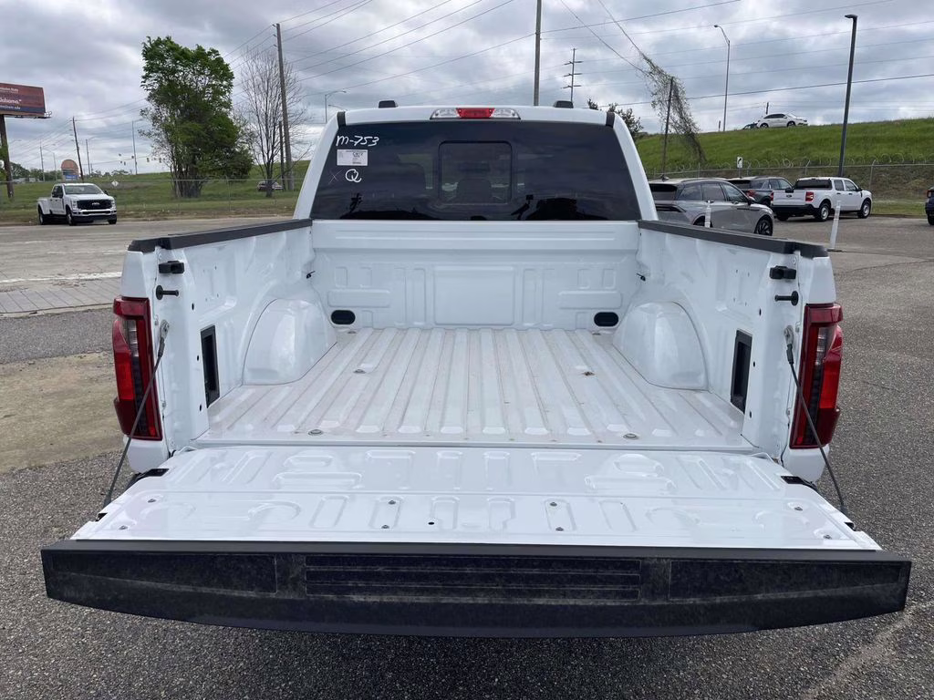 2026 Oxford White Ford F-150 XLT 4X4 Truck