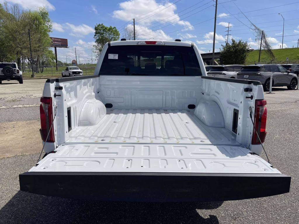 2026 Oxford White Ford F-150 XLT 4X4 Truck