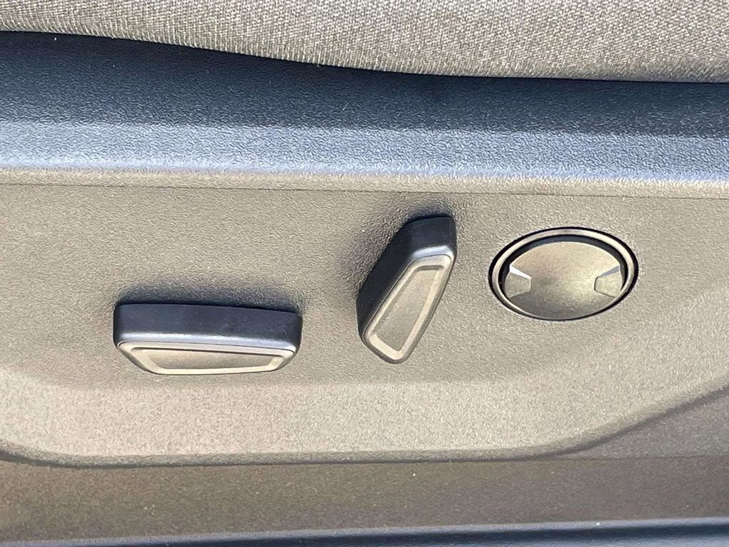 2026 Oxford White Ford F-150 XLT 4X4 Truck