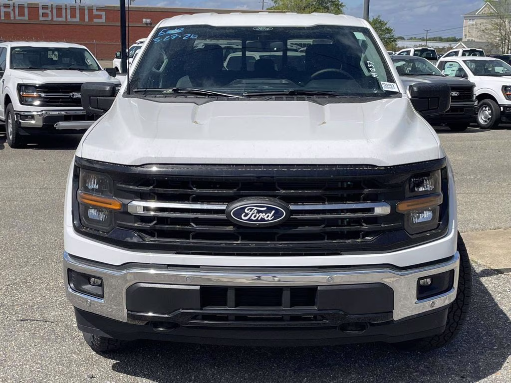 2026 Oxford White Ford F-150 XLT 4X4 Truck