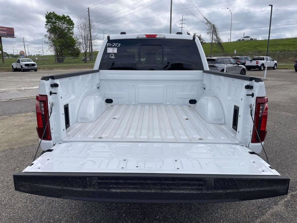2026 Oxford White Ford F-150 XLT 4X4 Truck