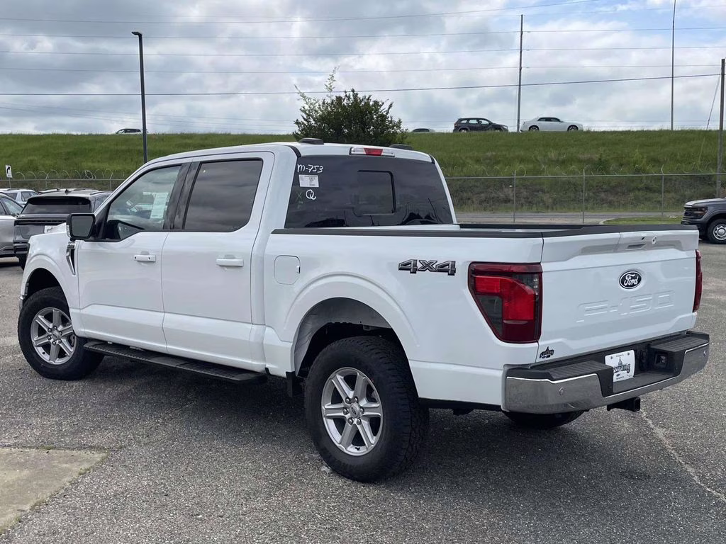 2026 Oxford White Ford F-150 XLT 4X4 Truck
